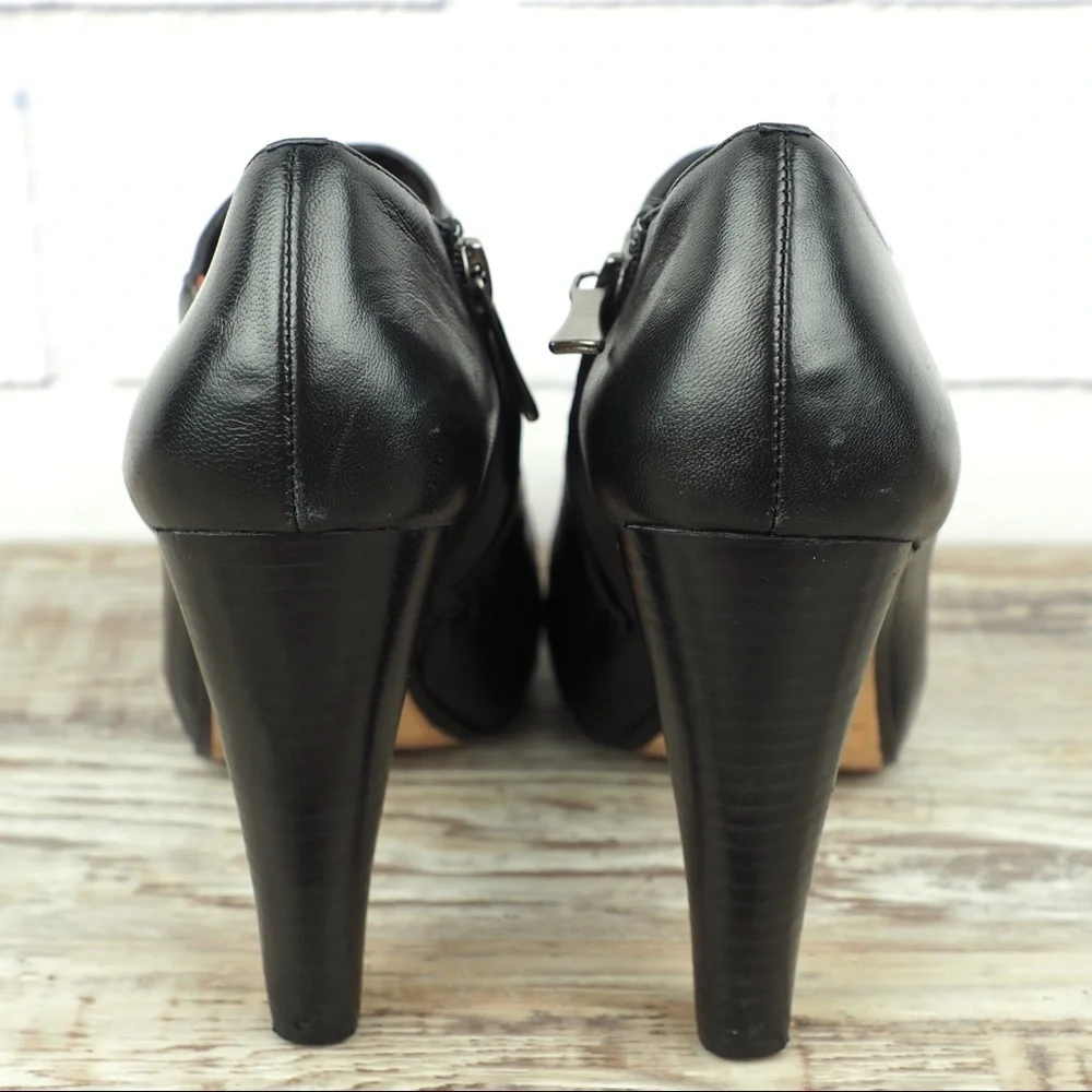 Max Studio sz 8 black leather peep toe booties